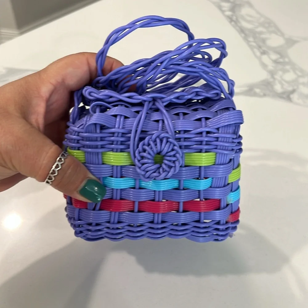 Cute.💜Woven Crossbody Bag.